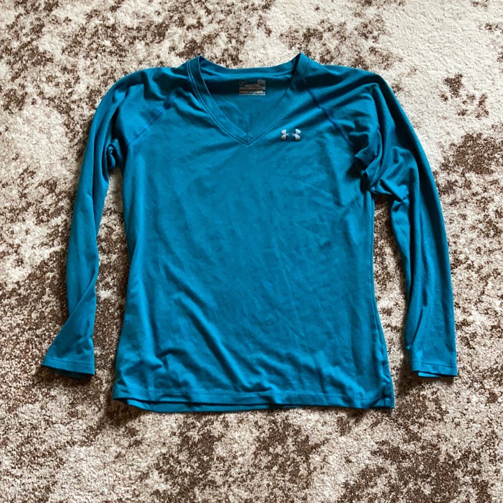 Semi fitted heat gear under armor long sleeve